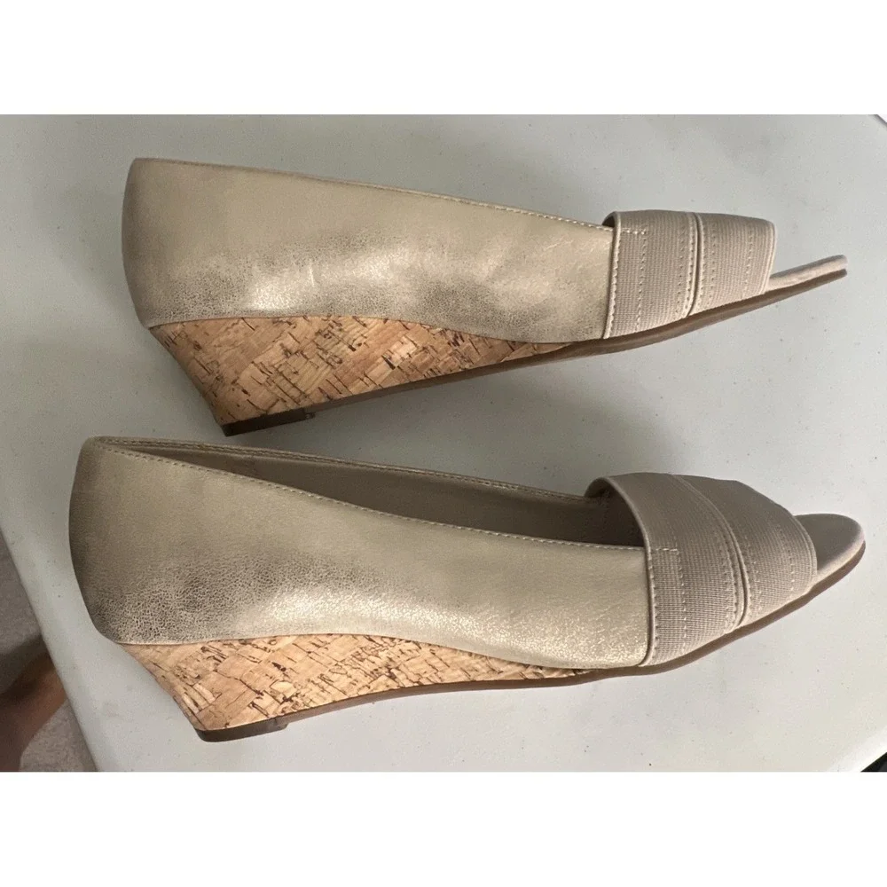 Coach and Four Louise Espadrille Wedge Beige‎ Canvas Peep Toe Shoe Womens Sz 10